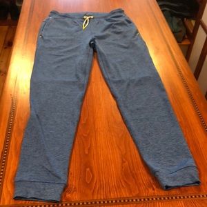 Boys vineyard vines joggers extra large blue